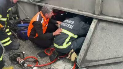 Isparta-Antalya Dereboğazı yolu Kazak Tünelleri mevkisinde devrilen otobüsteki 1 kişi