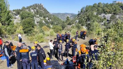 Isparta’nın Sütçüler ilçesindeki Yazılı Kanyon’da dün mahsur kalan 10 kişinin