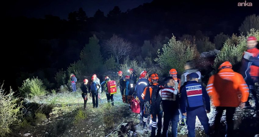 Isparta’nın Sütçüler ilçesindeki Yazılı Kanyon’da mahsur kalan 13 kişiden 3’ü