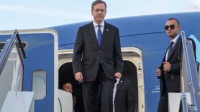 İsrail Cumhurbaşkanı Isaac Herzog'un Bakü'deki bir konferansa katılmak üzere seyahat