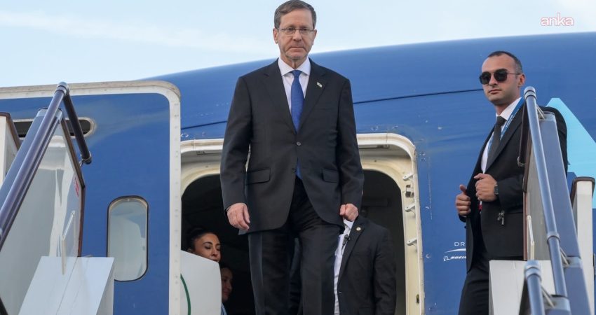 İsrail Cumhurbaşkanı Isaac Herzog'un Bakü'deki bir konferansa katılmak üzere seyahat