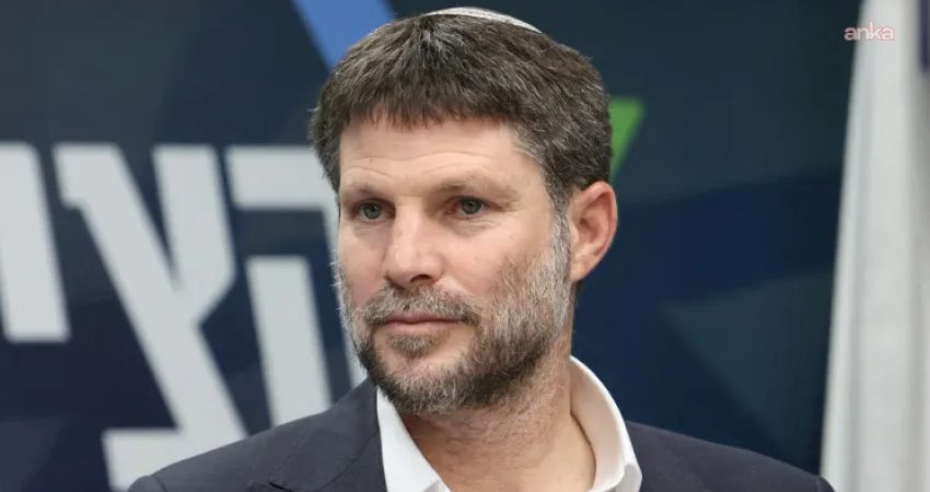 İsrailli Bakan Smotrich, “Türkiye Cephesi Komutanı mı olacak” sorusunu yanıtsız bıraktı İsrail Maliye Bakanı Bezalel Smotrich, Türkiye'nin askeri kapasitesine ilişkin, "Türkiye'nin