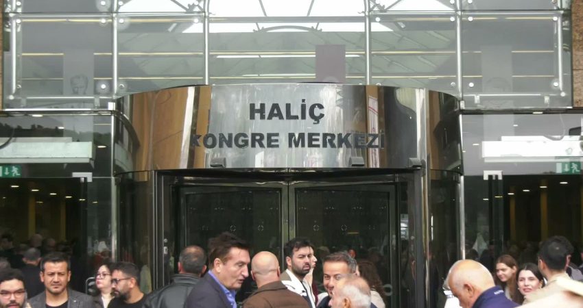İstanbul Barosu’nun 128. Olağan Genel Kurulu’nda başkanlık seçimleri için Haliç