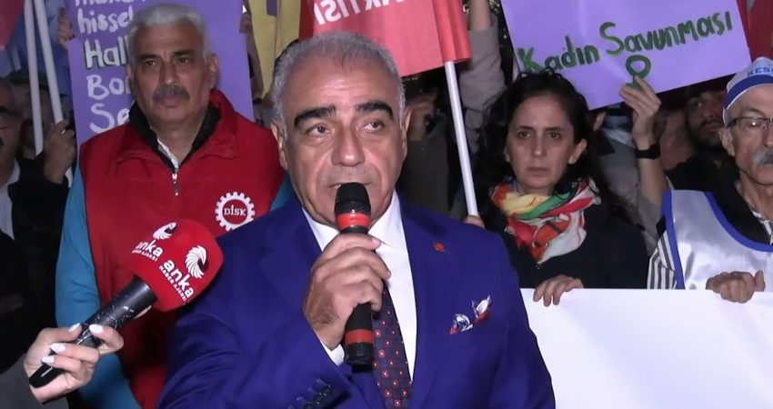 İstanbul Emek, Barış ve Demokrasi Güçleri’nden Kadıköy’de “fon vurgunu” eylemi İstanbul Emek, Barış ve Demokrasi Güçleri, "fon vurgunu"na ilişkin Kadıköy