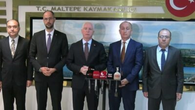 İstanbul Valisi Davut Gül, Maltepe'de çöken Kardeşler Apartmanı'nda hayatını kaybeden