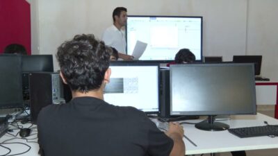 İzmir Büyükşehir Belediyesi Meslek Fabrikası bünyesinde faaliyet gösteren İş'te İzmir