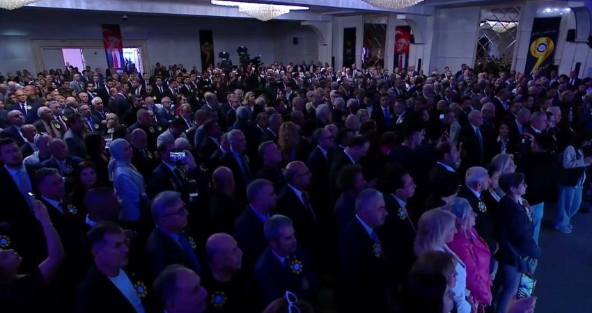 İYİ Parti Genel Başkanı Müsavat Dervişoğlu, "Bu millet artık geçmişte