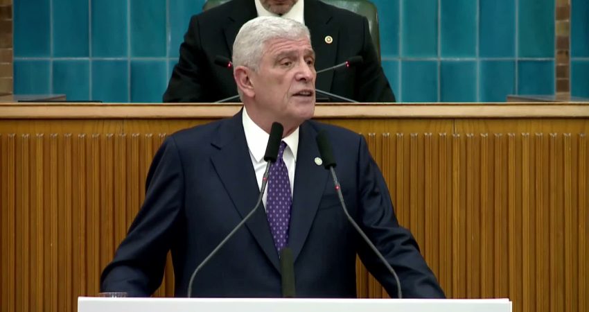 İYİ Parti Grup Toplantısı… Dervişoğlu’ndan Bahçeli’ye: “Milliyetçilik hiç kimsenin tekelinde değildir” İYİ Parti Genel Başkanı Müsavat Dervişoğlu, Cumhurbaşkanı Başdanışmanı Mehmet Uçum'ın 'seçim