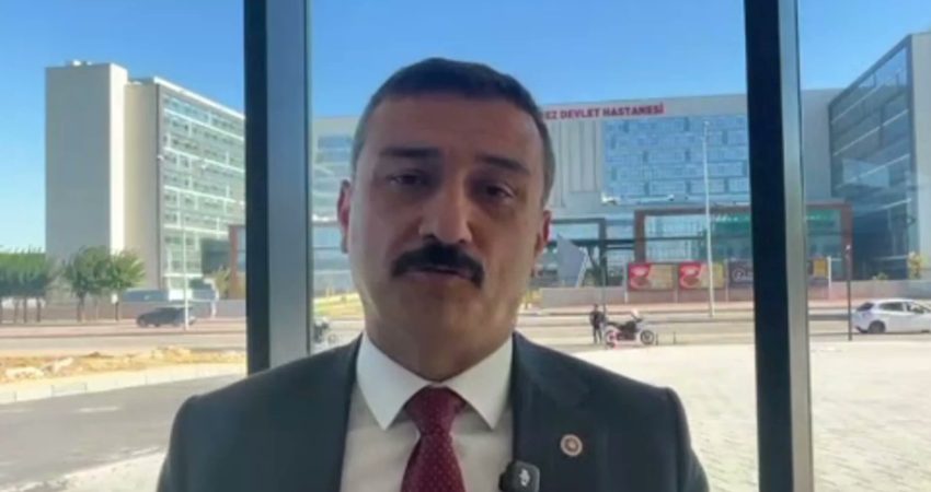 İYİ Partili Türkoğlu’ndan Bursa Ali Osman Sönmez Hastanesi’nin açılmamasına tepki: “Açın da insanlara artık dert değil şifa dağıtın” İYİ Parti Bursa Milletvekili Selçuk Türkoğlu, Cumhurbaşkanı Recep Tayyip Erdoğan'ın