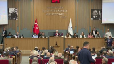 İzmir Büyükşehir Belediyesi Meclisi’nde, İZBAN’ın 90 dakika aktarma sistemine yeniden