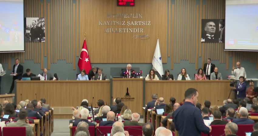 İzmir Büyükşehir Belediyesi Meclisi’nde, İZBAN’ın 90 dakika aktarma sistemine yeniden