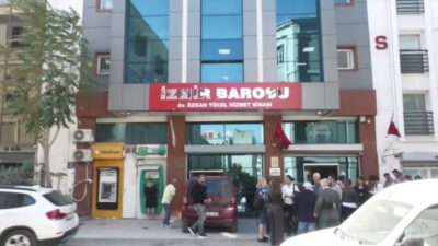 İzmir Barosu’nun yeni Başkanı Serhat Sökmen, mazbatasını alarak görevine başladı.