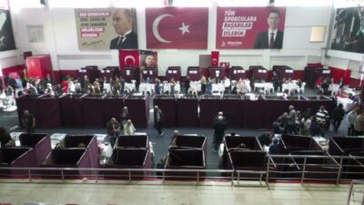 İzmir Barosu'nun yeni dönem başkanı ve yönetim organlarının belirleneceği seçimlerde