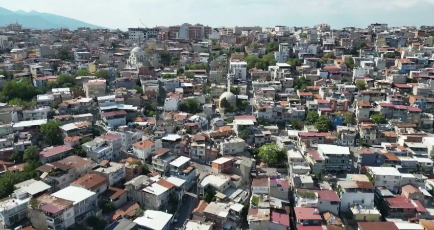 İnşaat Mühendisleri Odası (İMO) İzmir Şube Başkanı Bengi Atak, İzmir