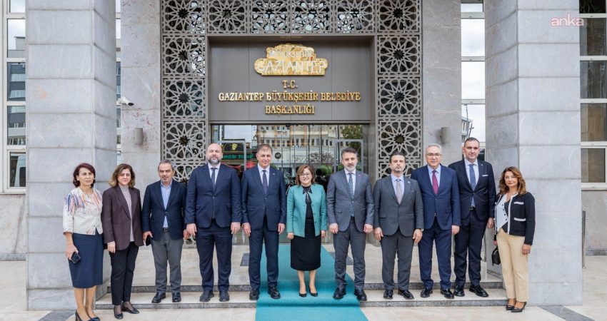 Türkiye Sağlıklı Kentler Birliği ve İzmir Büyükşehir Belediye Başkanı Cemil