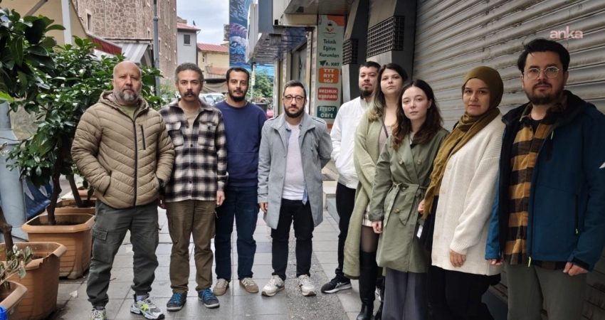 İzmir'de yayın yapan Manşetiz adlı dijital haber portalında çalışan 12