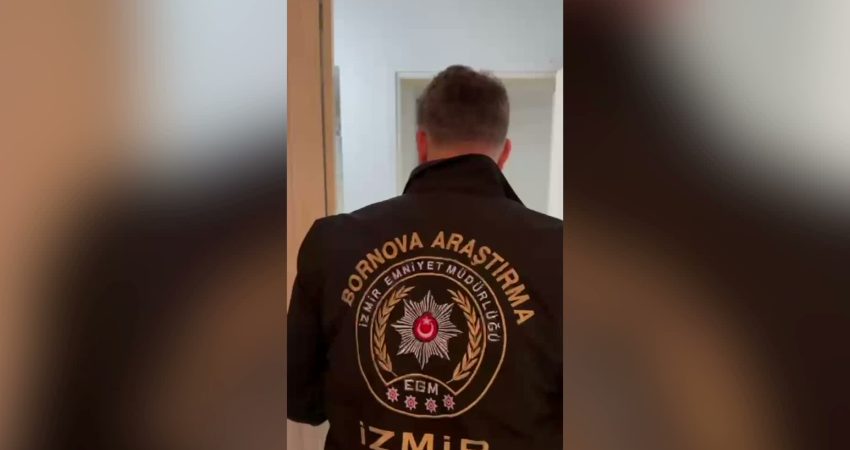 İzmir’in Bornova ilçesinde, bir evde ve boş arazide yapılan aramalarda