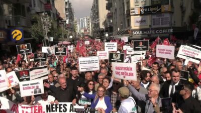 İzmir’de basın meslek örgütleri, “Sansüre hayır, habere özgürlük” sloganıyla yürüyüş