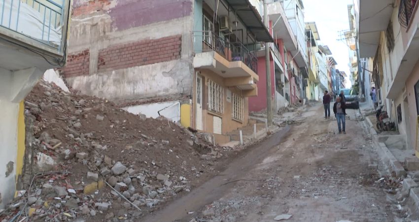 İzmir Büyükşehir Belediyesi tarafından yapımı sürdürülen ve Türkiye’nin belediye kaynaklarıyla