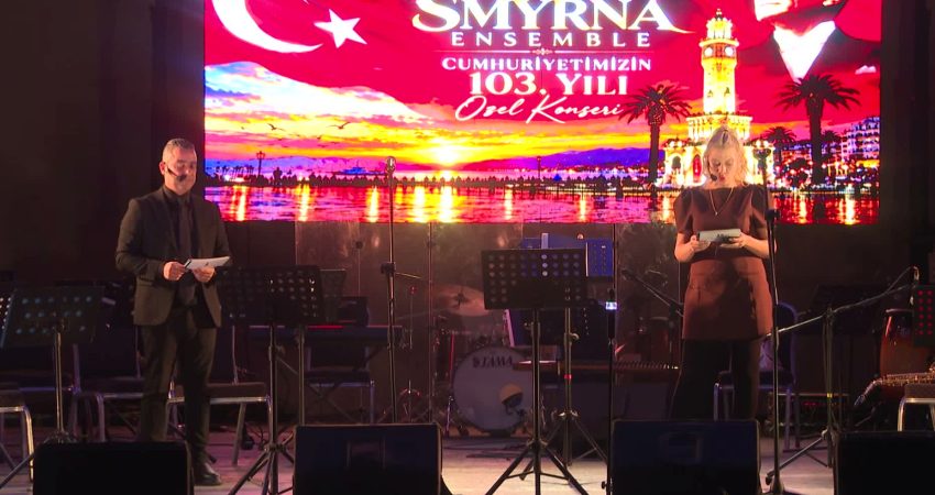 İzmir Büyükşehir Belediyesi bünyesinde faaliyet gösteren Smyrna Ensemble, Cumhuriyet’in 103’üncü