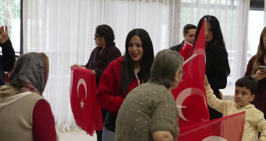 İzmir Büyükşehir Belediyesi Zübeyde Hanım Huzurevi’nde 29 Ekim Cumhuriyet Bayramı