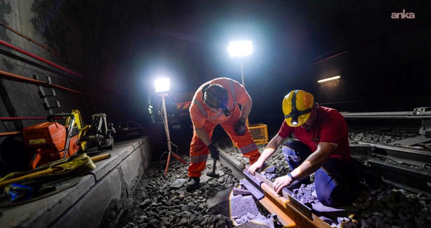 İzmir’de metro hattında ray ve makas yenileme çalışmaları sürüyor İzmir Büyükşehir Belediyesi, metro hattında güvenli ve kesintisiz ulaşımı sağlamak