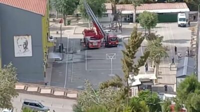 İzmir'in Karabağlar ilçesinde Öğretmenler ve Şeker Mevhibe Ortaokulu'nun çatısında, henüz