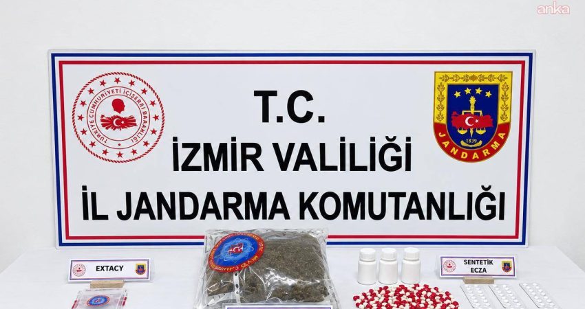 İzmir'in Torbalı ilçesinde jandarma ekiplerince düzenlenen operasyonda, 274 sentetik ecza