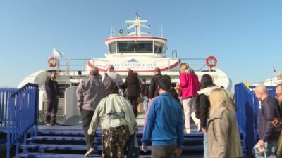 İzmir Büyükşehir Belediyesi ve İZDENİZ iş birliğiyle düzenlenen “Günaydın Sporu”