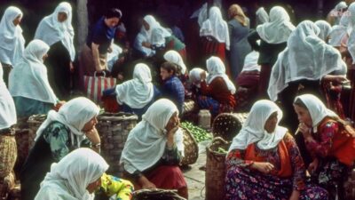 İzmir Büyükşehir Belediyesi, fotoğraf sanatçısı Yusuf Tuvi’nin yarım asırlık İzmir