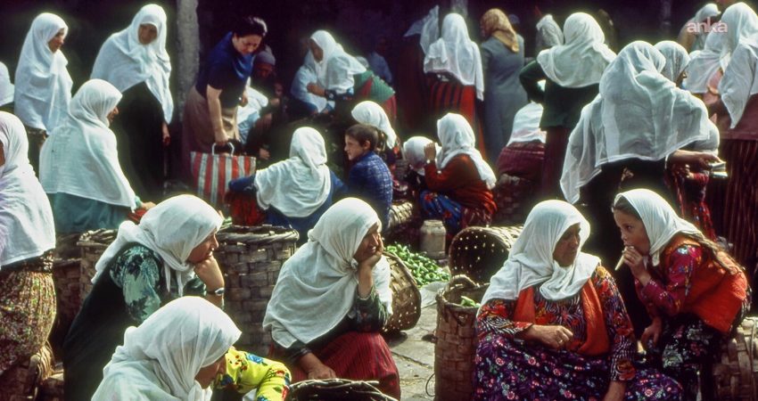 İzmir Büyükşehir Belediyesi, fotoğraf sanatçısı Yusuf Tuvi’nin yarım asırlık İzmir
