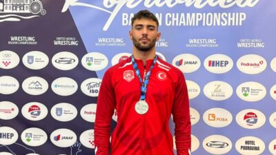 İzmir Büyükşehir Belediyesi Spor Kulübü güreşçisi Muhammed Emin Uyumaz, U20