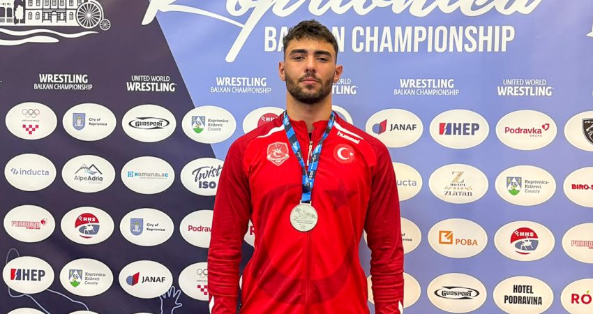 İzmir Büyükşehir Belediyesi Spor Kulübü güreşçisi Muhammed Emin Uyumaz, U20