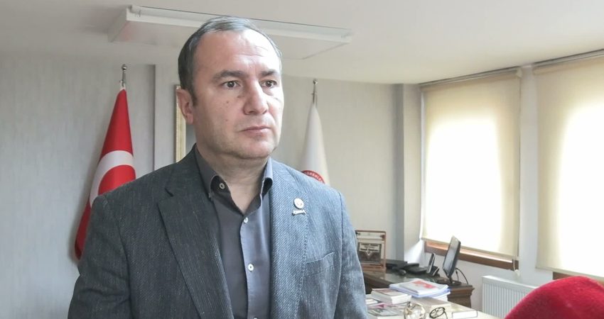 Kahramanmaraş’taki okul saldırısında 4 eğitimciye soruşturma izni verildi… Eğitim-İş Genel Başkanı Özbay: “Bu işin birinci sorumlusu iktidar ve Milli Eğitim Bakanlığı’dır” Eğitim-İş Genel Başkanı Kadem Özbay, Kahramanmaraş'taki okul saldırısına ilişkin 4