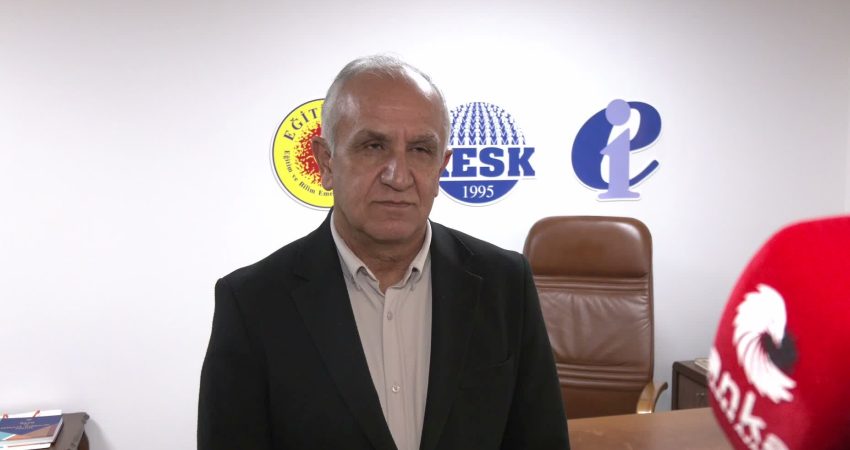 Kahramanmaraş’taki okul saldırısında 4 eğitimciye soruşturma izni verildi… Eğitim Sen Genel Başkanı Irmak: “Gemiyi en son kaptanlar terk eder” Eğitim-Sen Genel Başkanı Kemal Irmak, Kahramanmaraş'taki okul saldırısına ilişkin 4