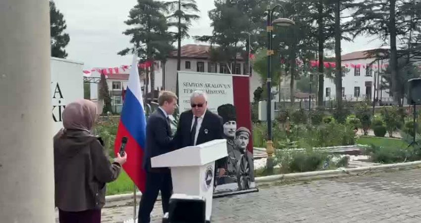 Sovyet Rusya tarafından Milli Mücadele yıllarında Türkiye'ye gönderilen ve Kurtuluş