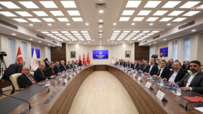 Çalışma ve Sosyal Güvenlik Bakanı Vedat Işıkhan başkanlığında toplanan Kamu