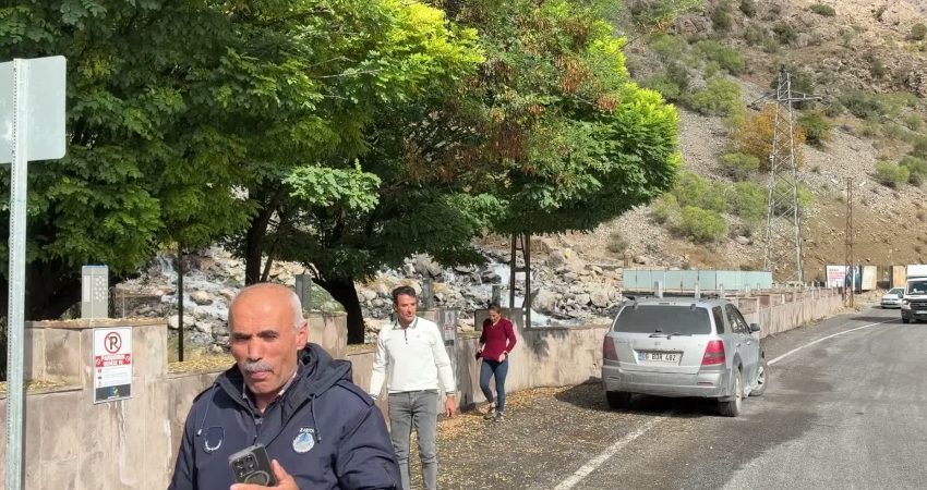 Kanispi Şelalesi sonbahar yağışlarıyla yeniden canlandı Van’ın Çatak ilçesinde, yaz aylarında suyu kesilen Kanispi Şelalesi, son