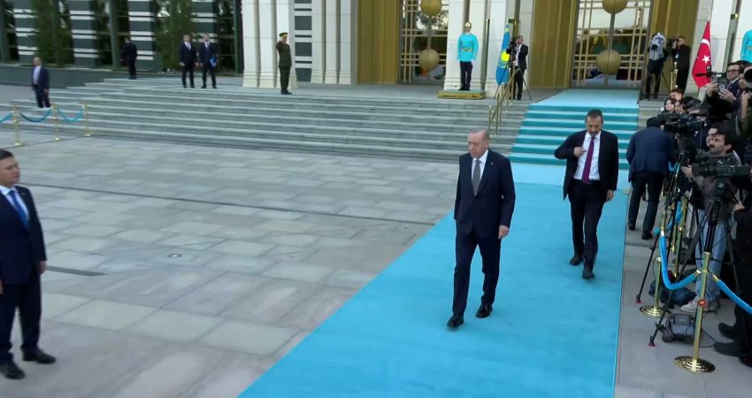 Cumhurbaşkanı Recep Tayyip Erdoğan, resmi ziyaret için Türkiye'ye gelen Kazakistan Cumhurbaşkanı