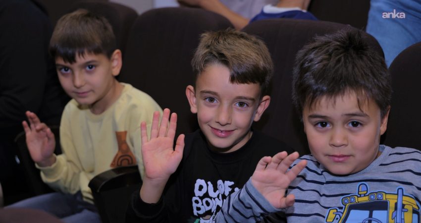 Keçiören Belediyesi Kent Tiyatrosu tarafından sahnelenen "Kavuklu ile Pişekâr Ormanda"