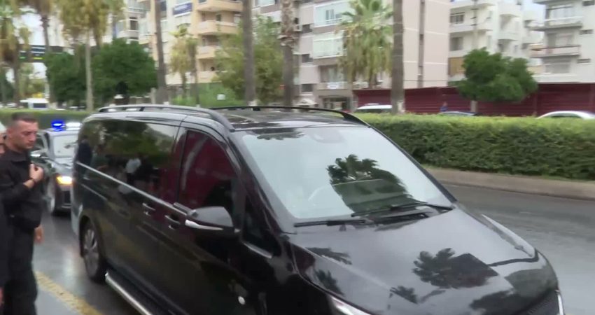 CHP Genel Başkanı Kemal Kılıçdaroğlu, Mersin Büyükşehir Belediye Başkanı Vahap