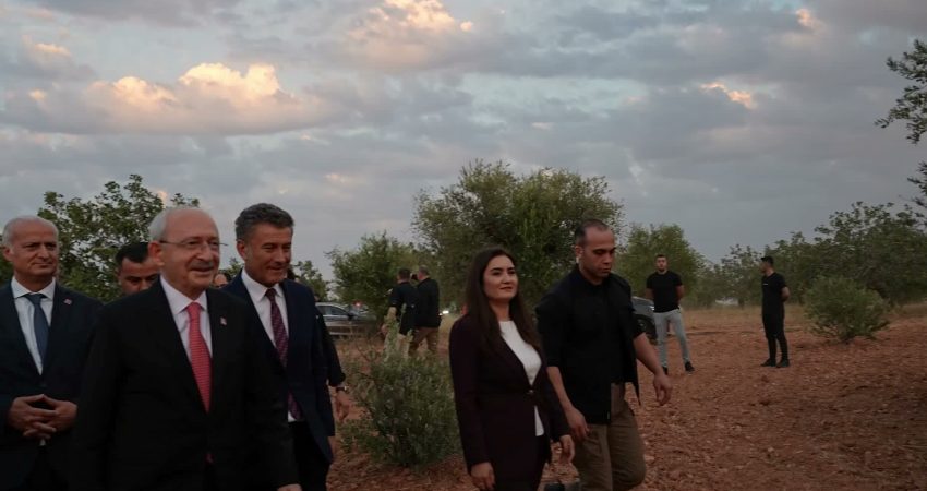 Kemal Kılıçdaroğlu, Gaziantep’te zeytin üreticileri ve mahalle sakinleriyle buluştu CHP Genel Başkanı Kemal Kılıçdaroğlu, Gaziantep programı kapsamında zeytin üreticileriyle