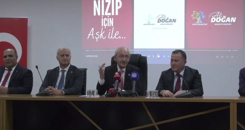 CHP Genel Başkanı Kemal Kılıçdaroğlu, Nizip Belediyesi ziyaretinde belediye başkanlarının