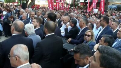 CHP Genel Başkanı Kemal Kılıçdaroğlu, Mersin Büyükşehir Belediye Başkanı Vahap