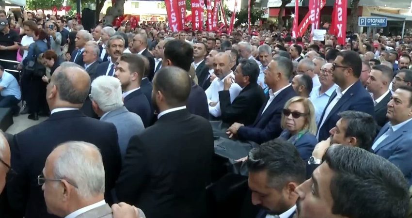 CHP Genel Başkanı Kemal Kılıçdaroğlu, Mersin Büyükşehir Belediye Başkanı Vahap