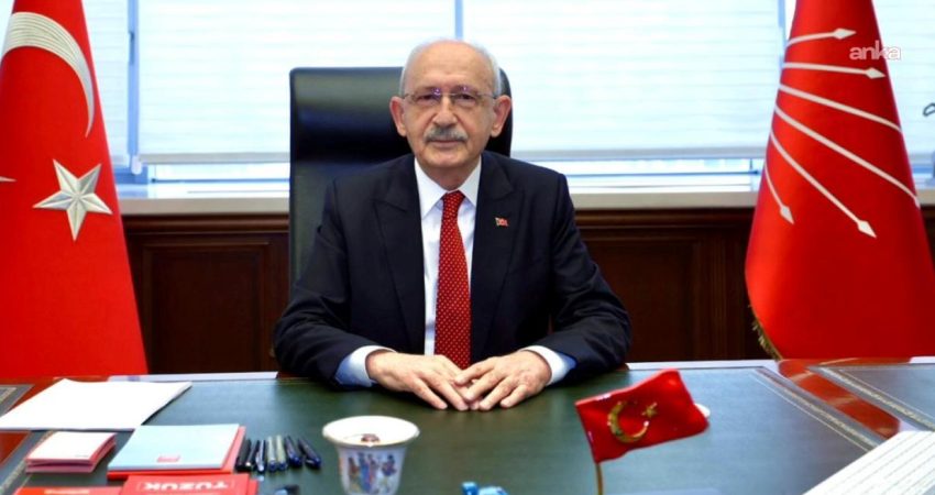 Kemal Kılıçdaroğlu’ndan Ümit Kocasakal’a tebrik telefonu CHP Genel Başkanı Kemal Kılıçdaroğlu, İstanbul Barosu Başkanlığına seçilen Ümit Kocasakal’ı