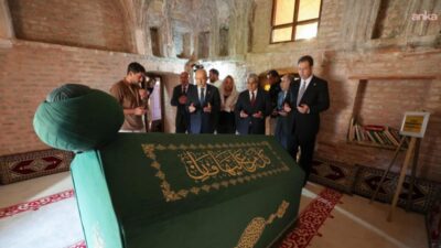 Cumhuriyet Halk Partisi Genel Başkanı Kemal Kılıçdaroğlu, Cizre’de tarihi Kırmızı