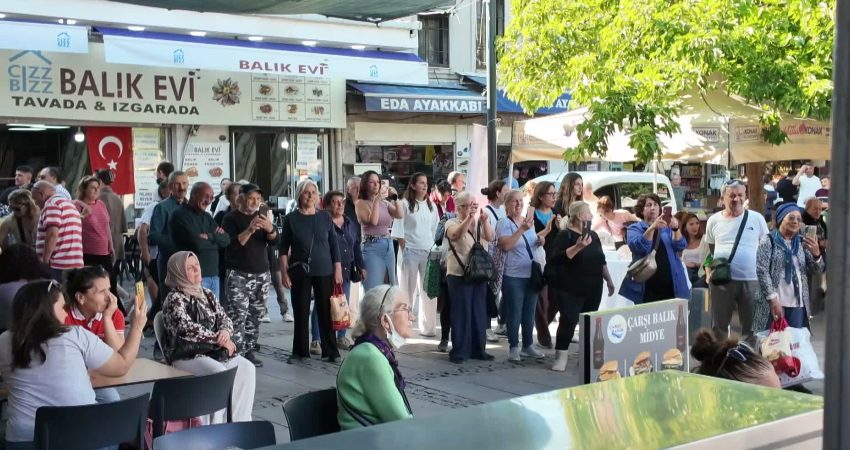 Konak Belediyesi’nin düzenlediği Kemeraltı Festivali, Başkan Nilüfer Çınarlı Mutlu’nun da