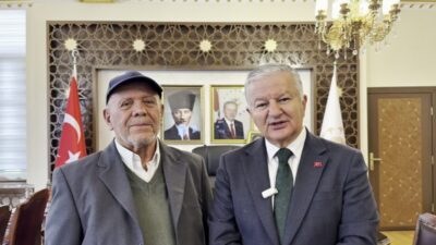 Hayatı boyunca okula gitme imkânı bulamayan Aksaraylı hayırsever Sefer Şimşek,