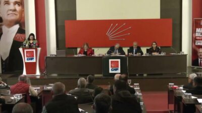 CHP Genel Başkanı Kemal Kılıçdaroğlu, staj ve çıraklık mağdurları ile bir